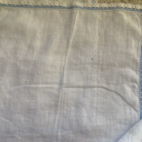 Vintage Hand Crochet Linen Hankies Dainty Handmade Hankerchiefs Lace Set of 7 - Picture 5 of 6